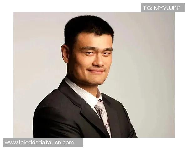 姚明在休斯顿的激励演讲：篮球巨星分享人生哲学与奋斗精神