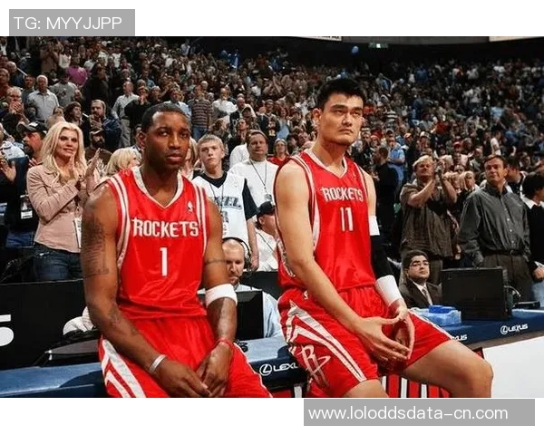 姚明顺与钢琴的奇妙旅程：从篮球巨星到音乐梦想家的心灵探索