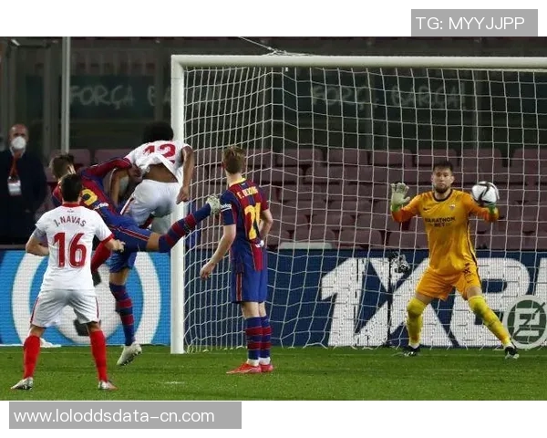 国王杯精彩对决那不勒斯逆转多特蒙德引发争议判罚热议