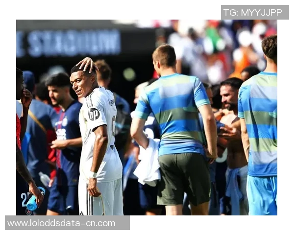 德甲焦点战巴萨与曼城激战成平局全场精彩瞬间回顾