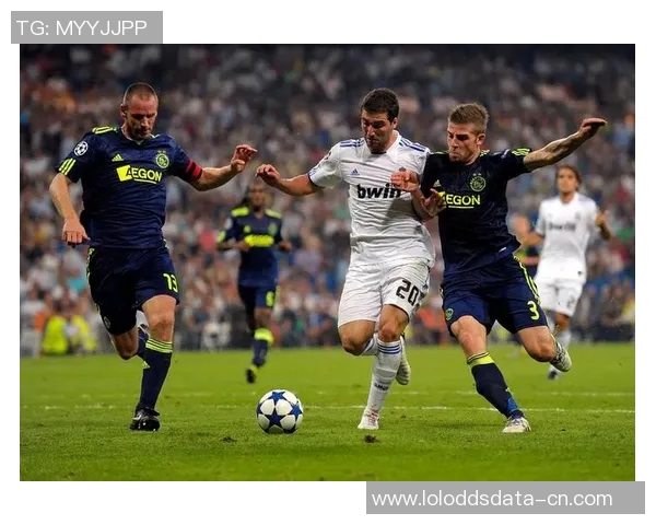 英超焦点战平局揭幕皇马与波尔图斗智斗勇引发转会热议 英超焦点战平局揭幕皇马与波尔图斗智斗勇引发转会热议