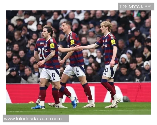 热刺与马竞友谊赛上演激烈对决乌龙球引发争议判罚全场沸腾