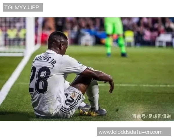 国王杯惊现冷门曼联与那不勒斯激战成和引发球迷热议